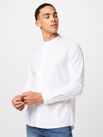 BURTON MENSWEAR LONDON Regularny krój Koszula w kolorze biały: przód