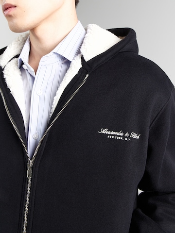Abercrombie & Fitch - Sudadera con cremallera en negro