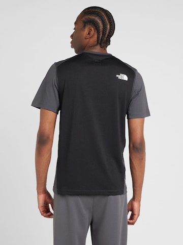 THE NORTH FACE Функциональная футболка в Серый
