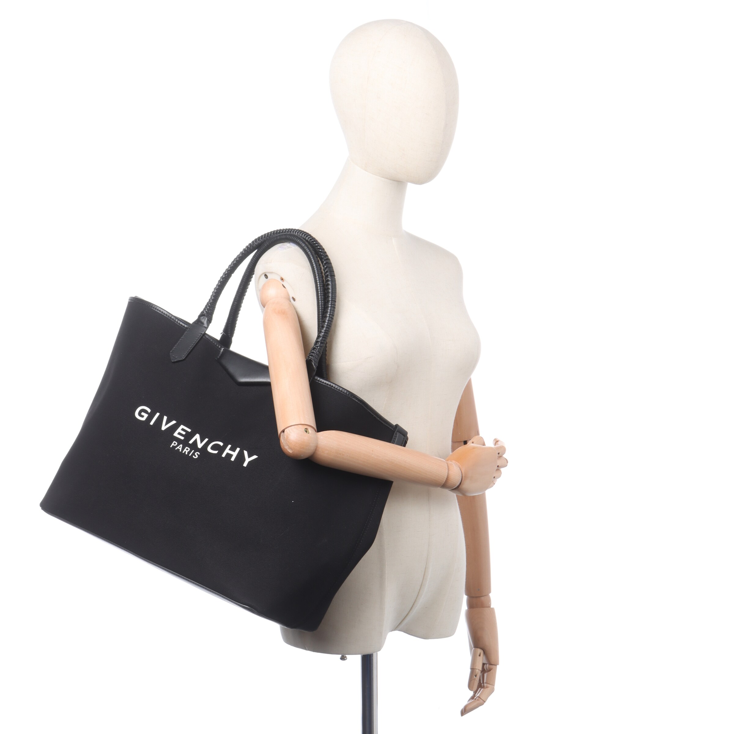 Givenchy Bag in One size in Black