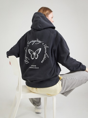Pegador - Sweatshirt 'Tessi' em preto: frente
