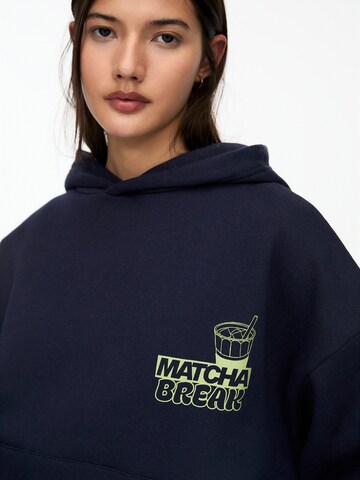 Pull&Bear Sweatshirt 'MATCHA' i blå