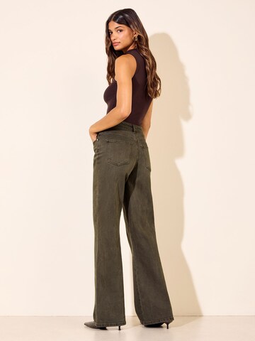 Bootcut Jean Friends Like These en vert