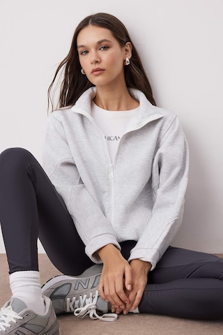Veste de survêtement Trendyol en gris : devant