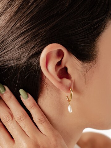 Hey Happiness Oorbellen 'Chunky Pearl' in Goud
