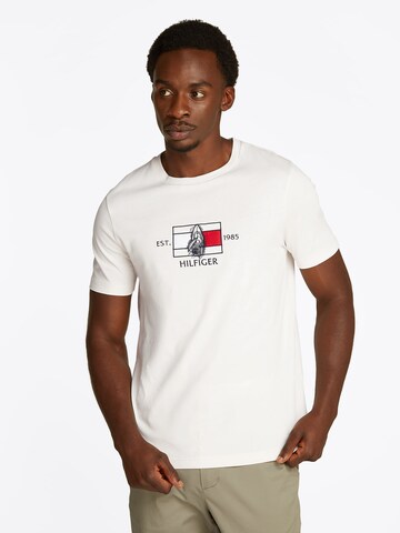 T-Shirt TOMMY HILFIGER en blanc : devant