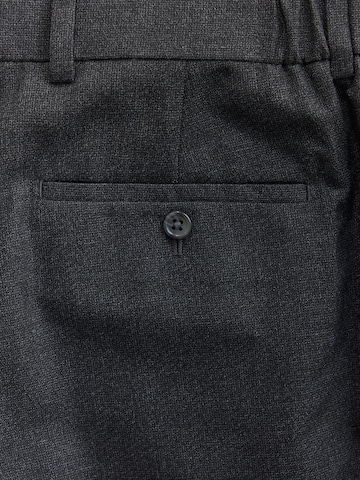 Next - regular Pantalón de pinzas en gris