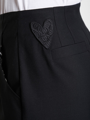 Desigual Zúžený strih Plisované nohavice 'Kavala' - Čierna