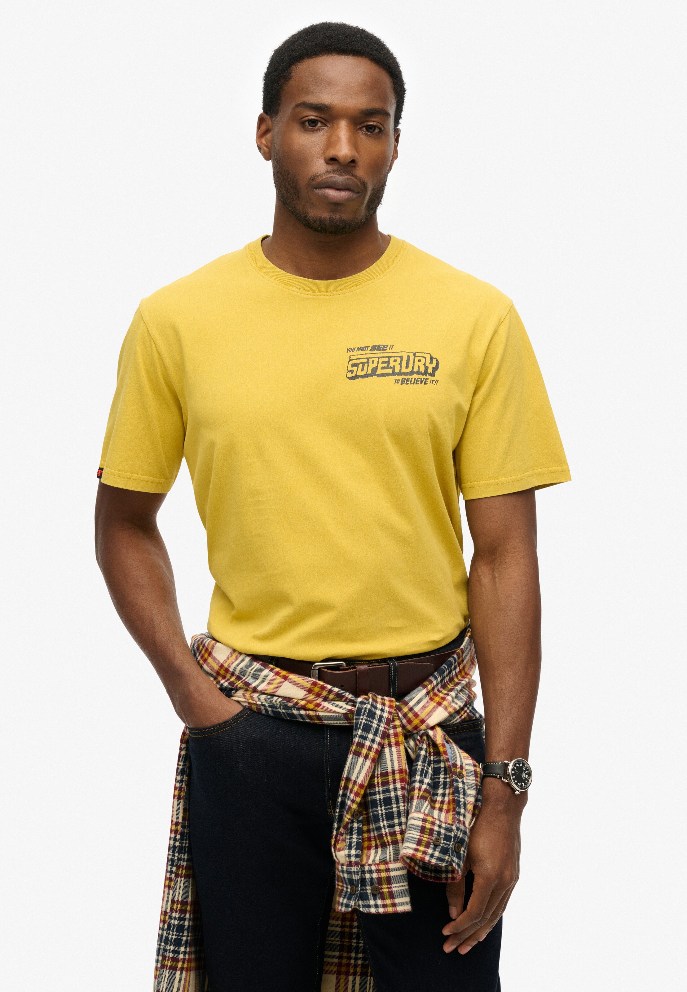 T-Shirt 'Movie' Superdry en jaune : devant