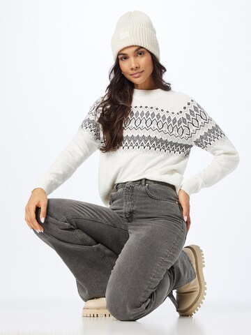 GAP Sweater in White