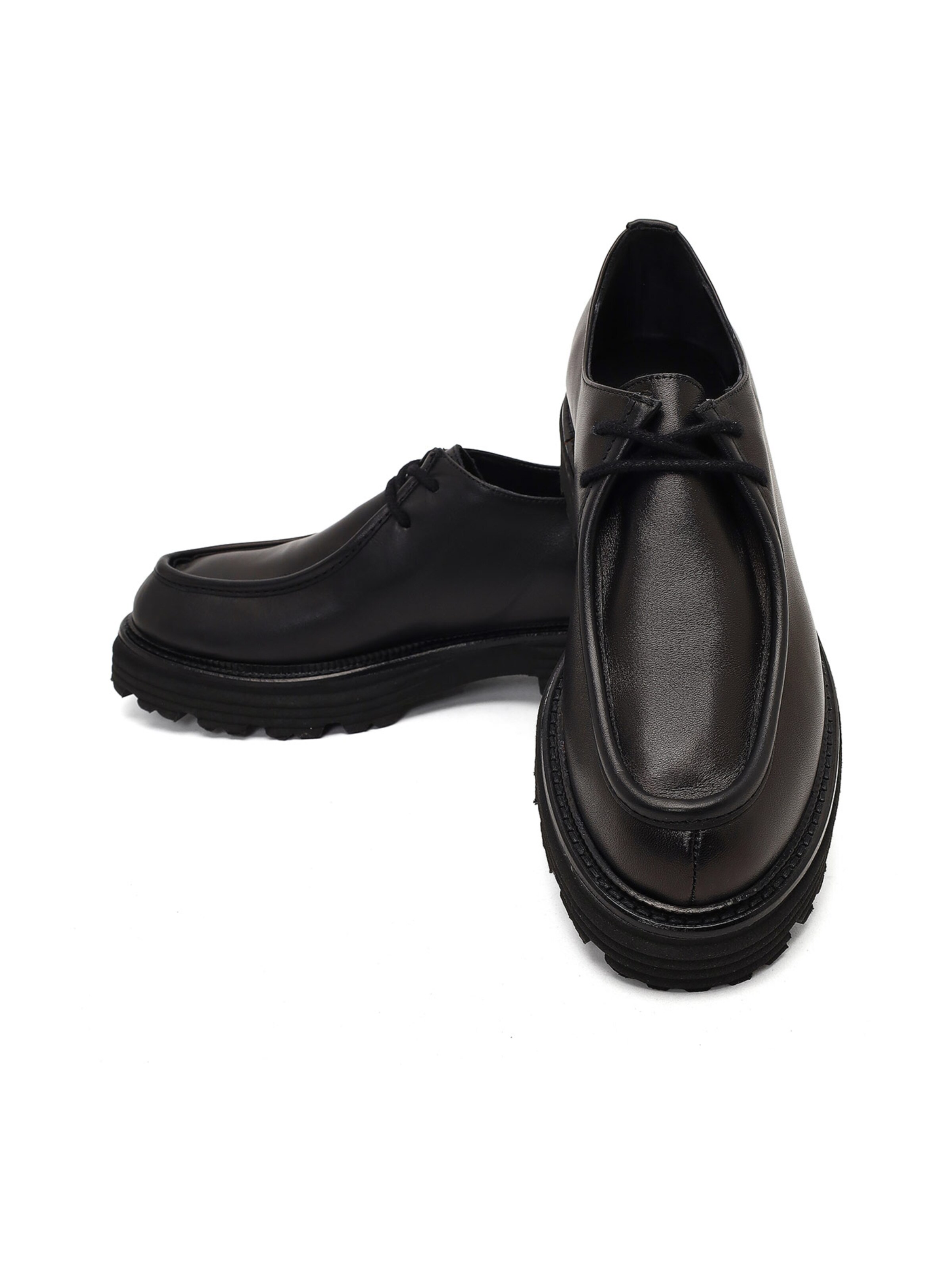 Chaussure à lacets Derimod en noir