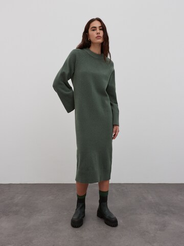 EDITED Knitted dress 'Simi' in Green