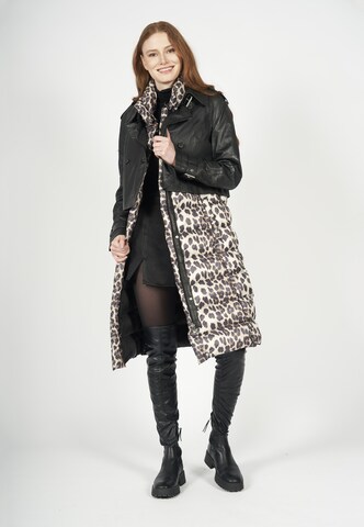 Manteau d’hiver FREAKY NATION en noir : devant