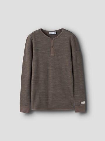 NAME IT - Camiseta en marrón