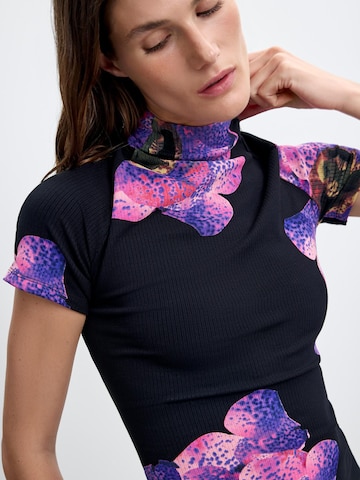 Tricou de la Desigual pe negru