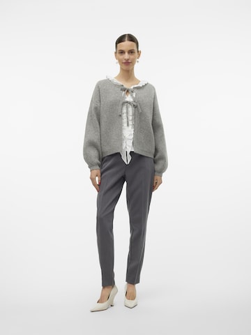 VERO MODA Tapered Trousers with creases 'Beate' in Grey