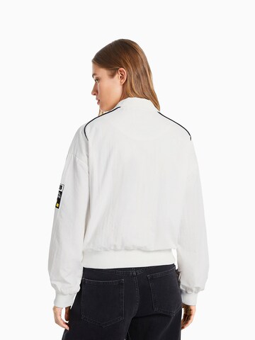 Veste mi-saison Bershka en blanc