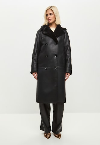 CESARE GASPARI Winter Coat in Black