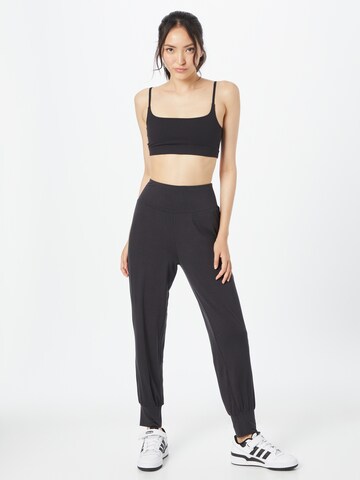 Effilé Pantalon de sport 'Fiona' Hummel en noir