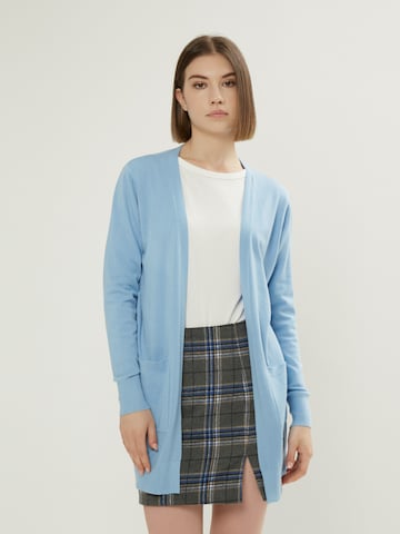 Influencer Strickjacke in Blau: predná strana