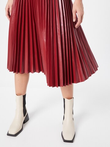 Coast Skirt in Red