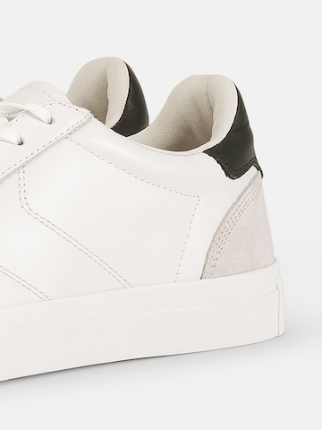 Baskets basses 'CODY' VAGABOND SHOEMAKERS en blanc