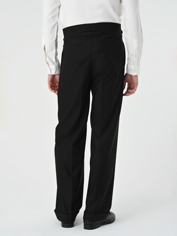 Antioch Regular Pleat-front trousers in Black
