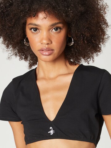 VIERVIER T-shirt 'Wiebke' i svart