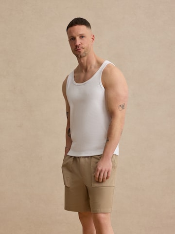 DAN FOX APPAREL قميص 'Vince' بلون أبيض: الأمام