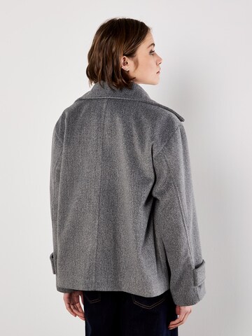 Apricot - Chaqueta tradicional en gris