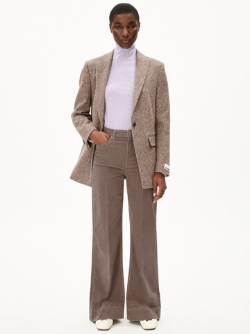 ARMEDANGELS Skinny Broek in Bruin