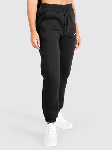 Smilodox Tapered Broek 'Cassandra' in Zwart: voorkant