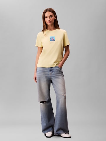 Calvin Klein Jeans Póló 'CLASSIC' - sárga