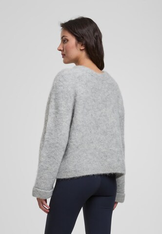 Aim'n Sweater in Grey