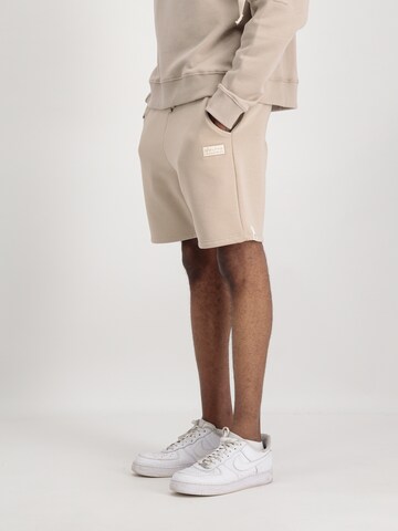 ALPHA INDUSTRIES regular Bukser i beige