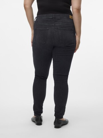 Vero Moda Curve Regular Jeans 'VMLux' in Black