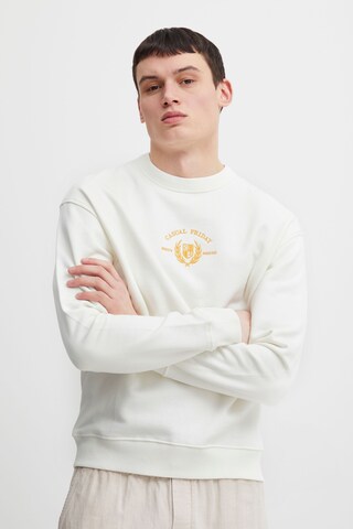 Casual Friday Sweatshirt in Wit: voorkant