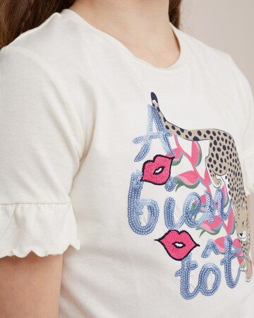 Tricou de la WE Fashion pe alb