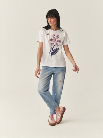 TATUUM - Camiseta 'Carla' en blanco