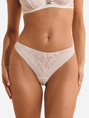 ETAM String 'Oasis' in Beige: Vorderseite