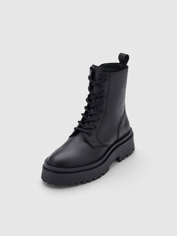 Stivaletto stringato 'Rufina' di EDITED in nero: frontale