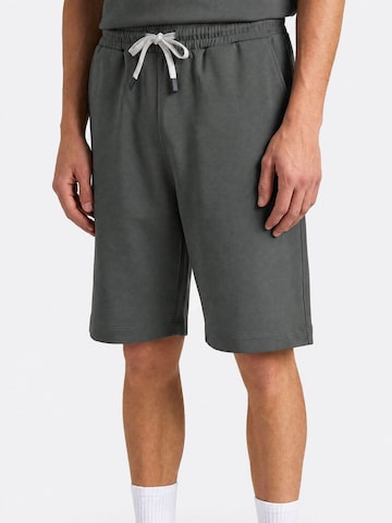 Completo per l'allenamento di Tommy Life in grigio