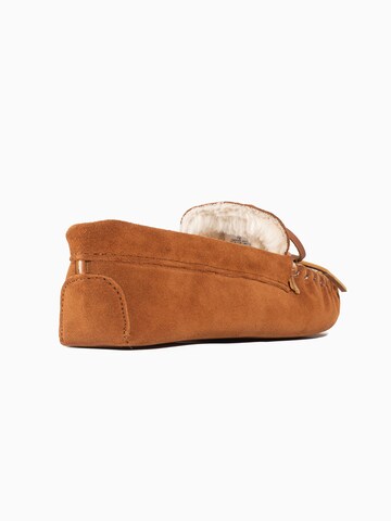 Minnetonka Mockasin 'Pile' i brun