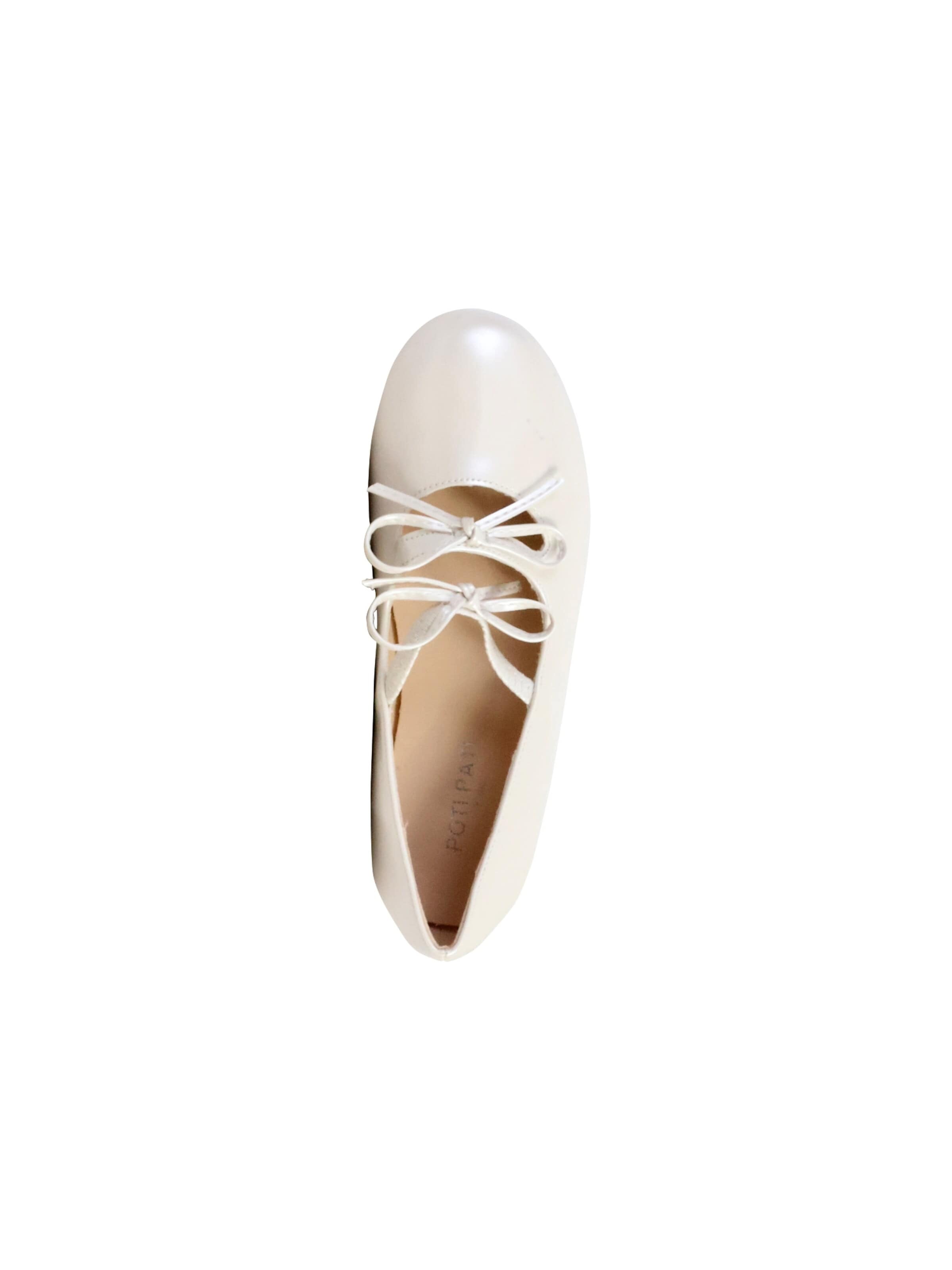Ballerina 'Supermodische Ballerinas für Kinder mit Gummizügen' di POTI PATI in bianco