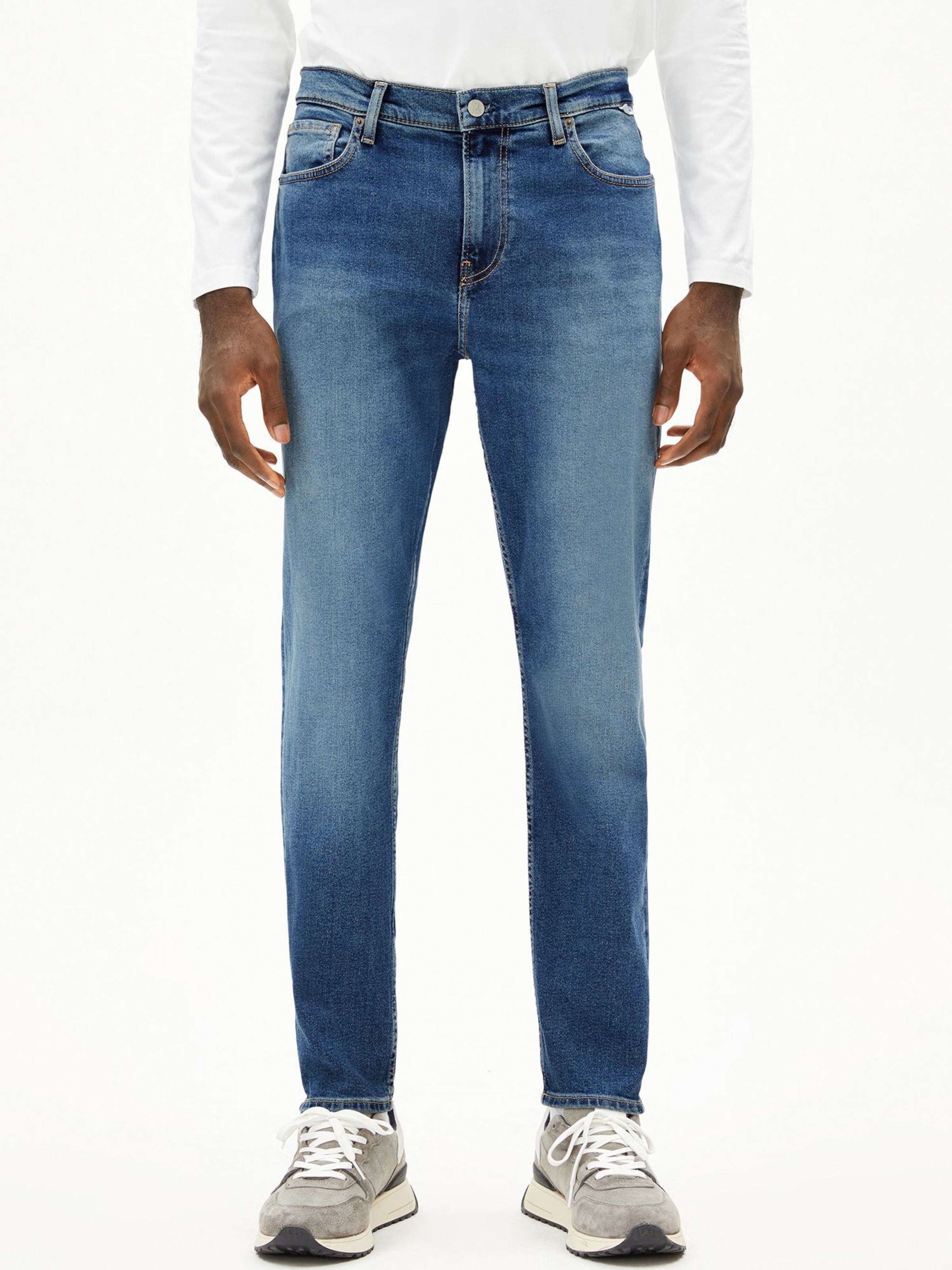 Regular Jean ARMEDANGELS en bleu : devant