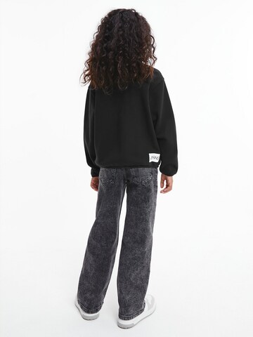 Calvin Klein Jeans كنزة رياضية بلون أسود