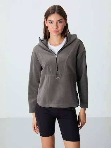 Tommy Life Fleece Jacket in Grey