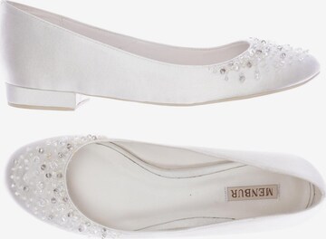 MENBUR Flats & Loafers in 38 in White: front