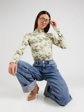 Tricou 'Ki44mmy' de la Hailys pe verde: față