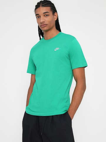 Nike Sportswear Regular fit Póló 'CLUB' - zöld